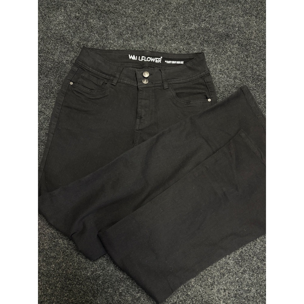 Wallflower Flirty Curvy High Rise Flare Jeans Black Double Button Size 5